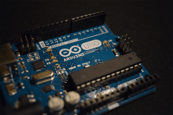 easy control robot _ned_arduino_board-600x400